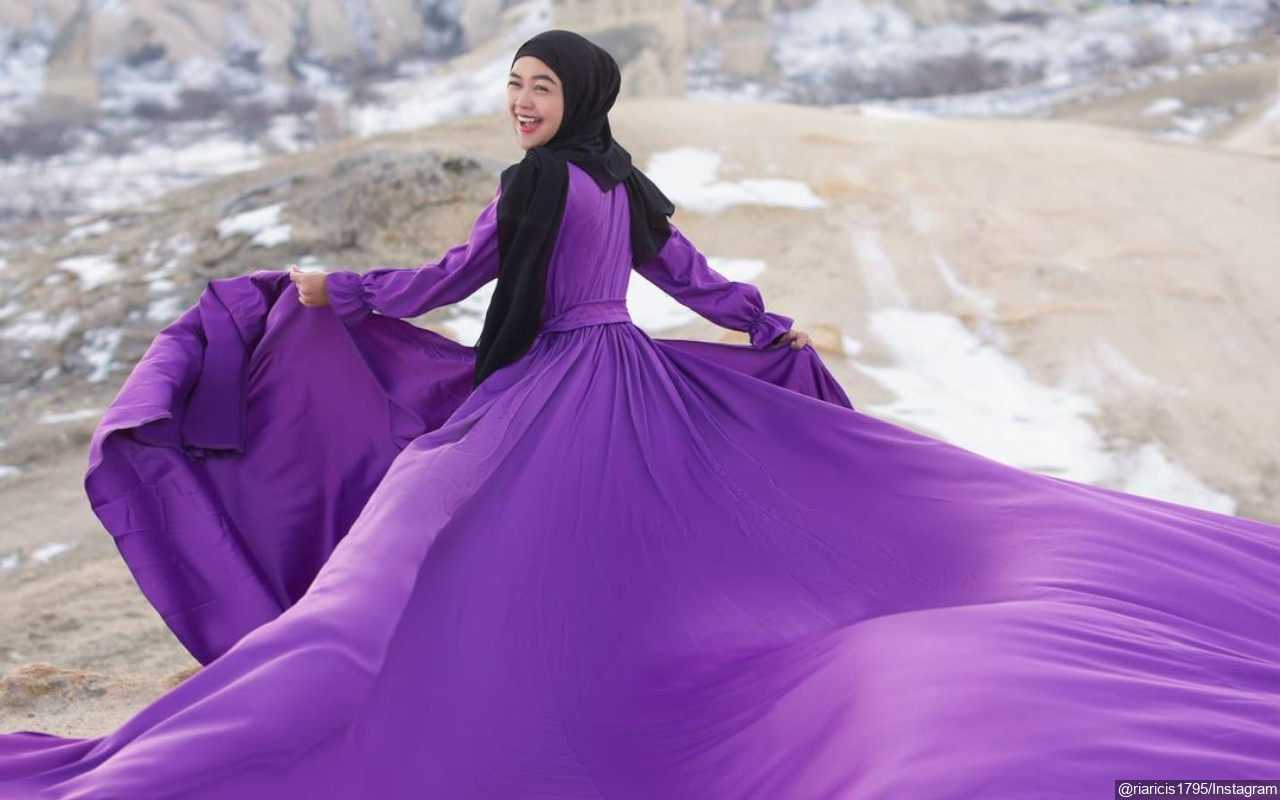 8 Potret Kebersamaan Ria Ricis dengan Keluarga, Ungkap Alasan Tak Pajang Foto Di Sosmed