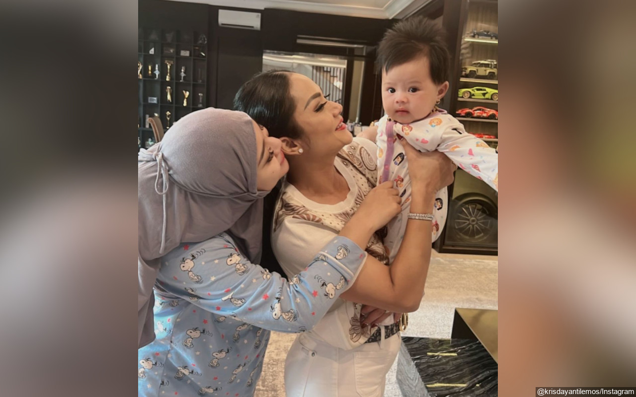 Tatapan Terpukau Ameena Kala Saksikan Krisdayanti Sang Nenek Nyanyi Sukses Bikin Gemas