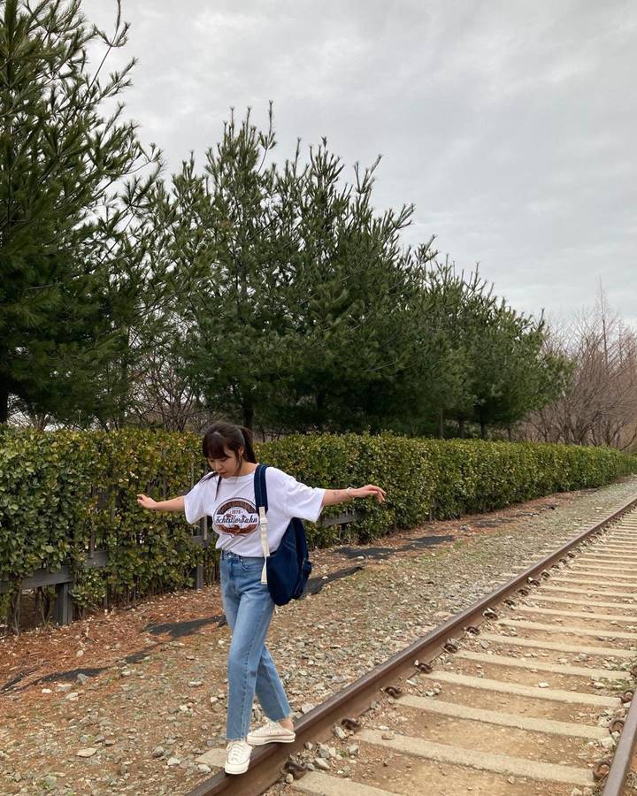 Asyik di Rel Kereta