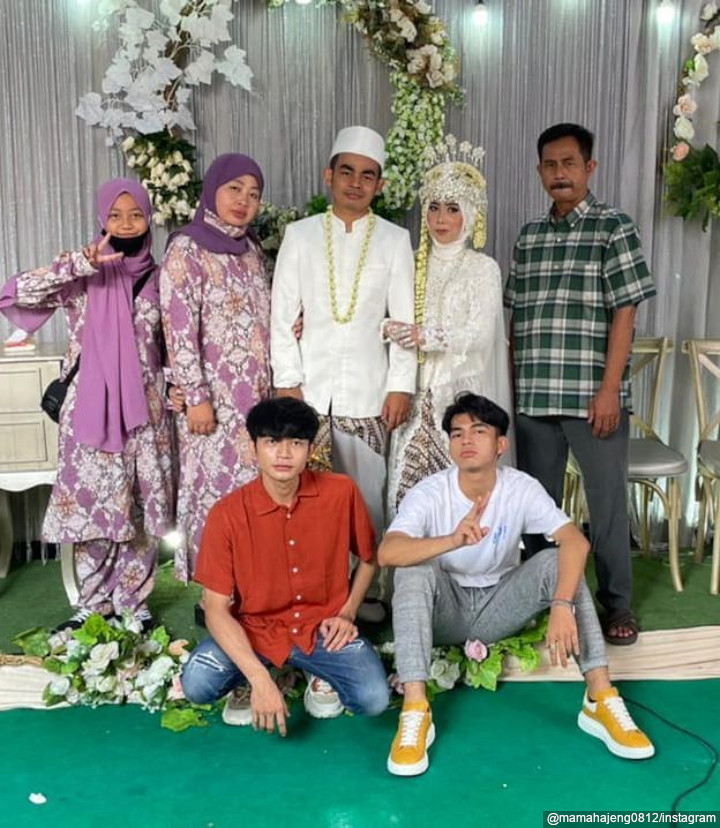 Kondangan Bersama Keluarga