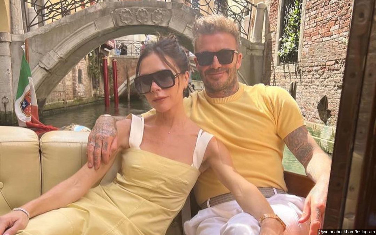 Victoria Beckham Diduga Hapus Tato David Beckham Dari Pergelangan Tangannya