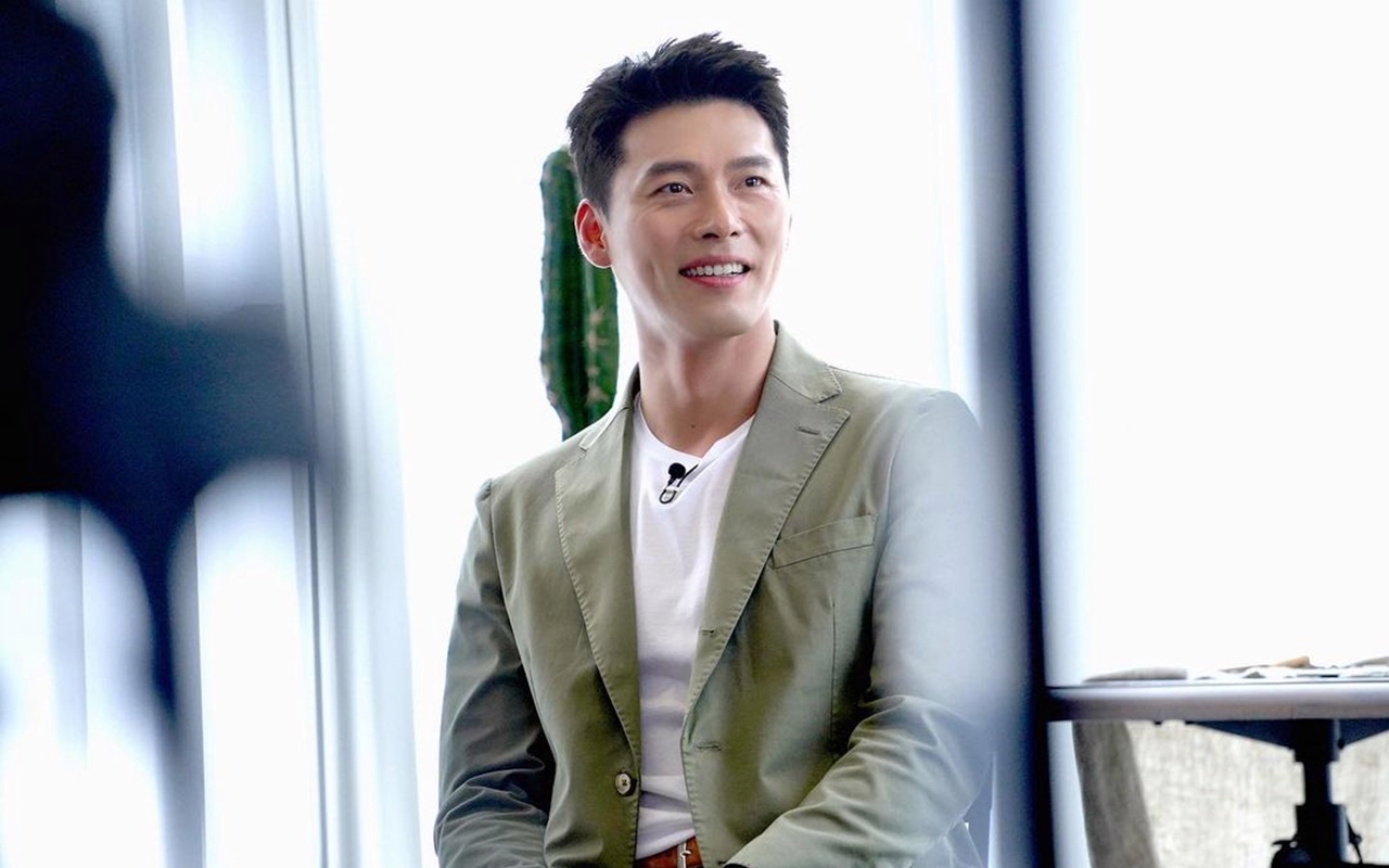 Hyun Bin Ngakak Gara-Gara Tulisan Fans Soal Umur Ayahnya