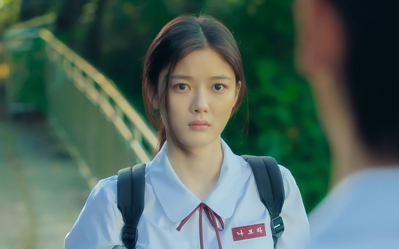 '20th Century Girl' Pamerkan Kisah Cinta Segitiga Anak SMA, Jarak Usia Asli Kim Yoo Jung Cs Jauh!