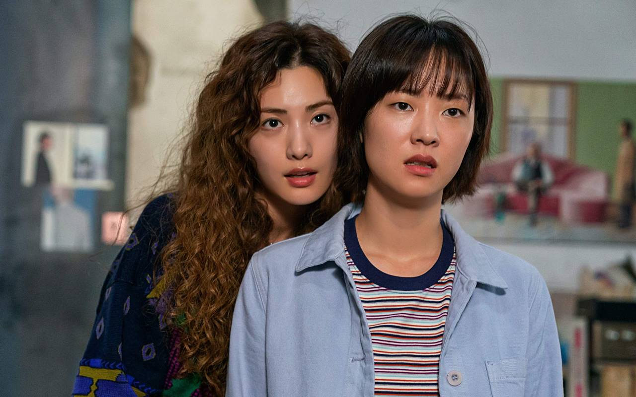 Banggakan Chemistry, Nana & Jeon Yeo Bin Kompak Beber Kelebihan Satu Sama Lain Saat Syuting 'Glitch'