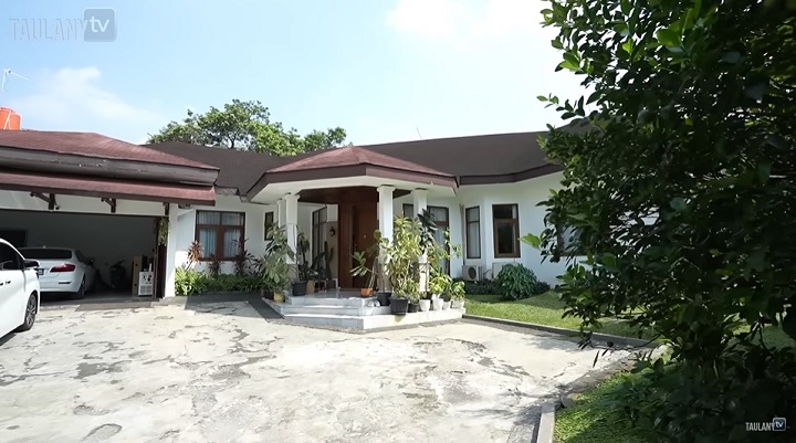 Penampakan Depan