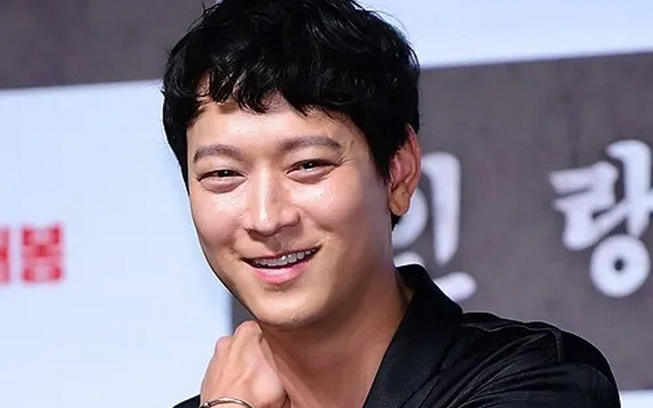 Kang Dong Won Ungkap Sosok Yang Berjasa Dibalik Kedekatannya dengan V dan Park Hyoshin