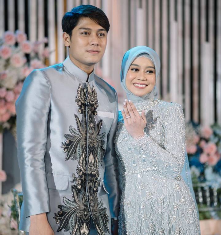 Bertunangan pada 2021