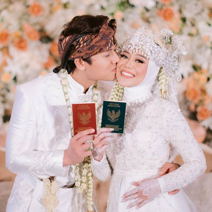 Menikah di Tahun yang Sama