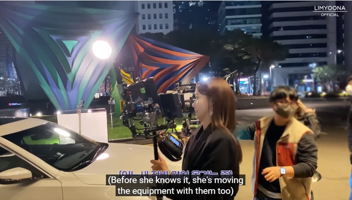 Tak Cuma Jadi Peran Utama, Yoona SNSD Punya \'Kerjaan Sambilan\' di Lokasi \'Big Mouth\'