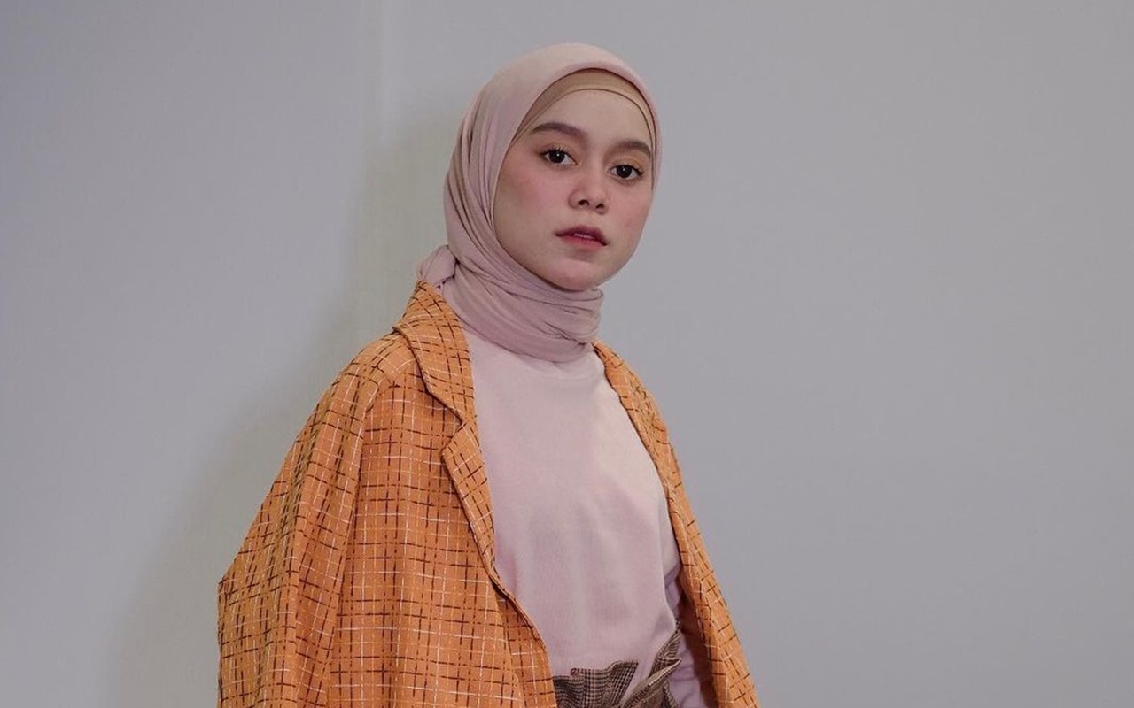 Potret Lesti Kejora Kenakan Penyangga Leher Beredar Usai Dikabarkan Kemungkinan Pita Suara Rusak