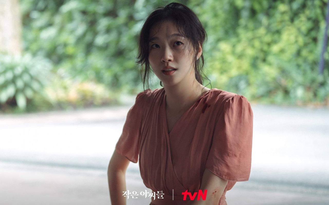 8 Potret Peran Ikonik Kim Go Eun, Rating 'Little Women' Pecah Rekor