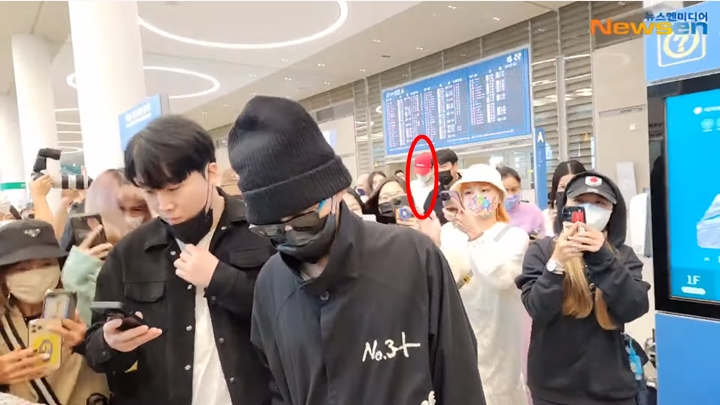 Lee Soo Hyuk \'Manfaatkan\' G-Dragon BIGBANG Buat Kabur Dari Serbuan Fans