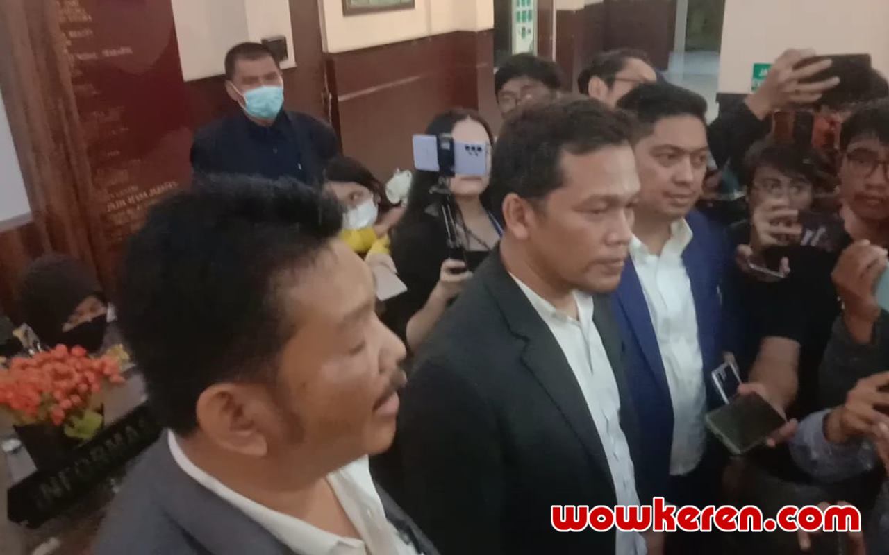 Rizky Billar Disebut Lempar Bola Biliar ke Lesti Kejora, Pengacara Justru Sebut Begini