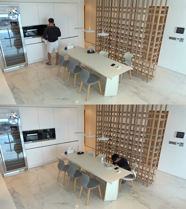 Meja Makan <i>Aesthetic</i>
