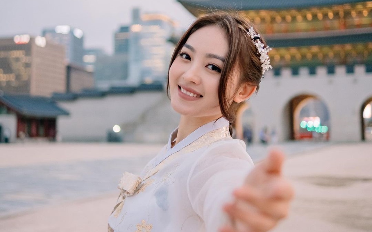 Pakai Hanbok, 10 Momen Seru Liburan Natasha Wilona di Korea Selatan