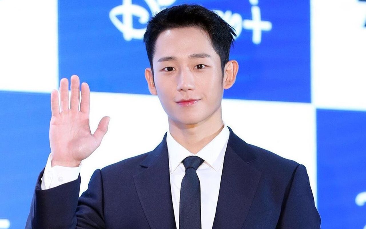 Jung Hae In Alami Efek Buruk Usai Tutupi Satu Mata Selama Syuting 'Connect'