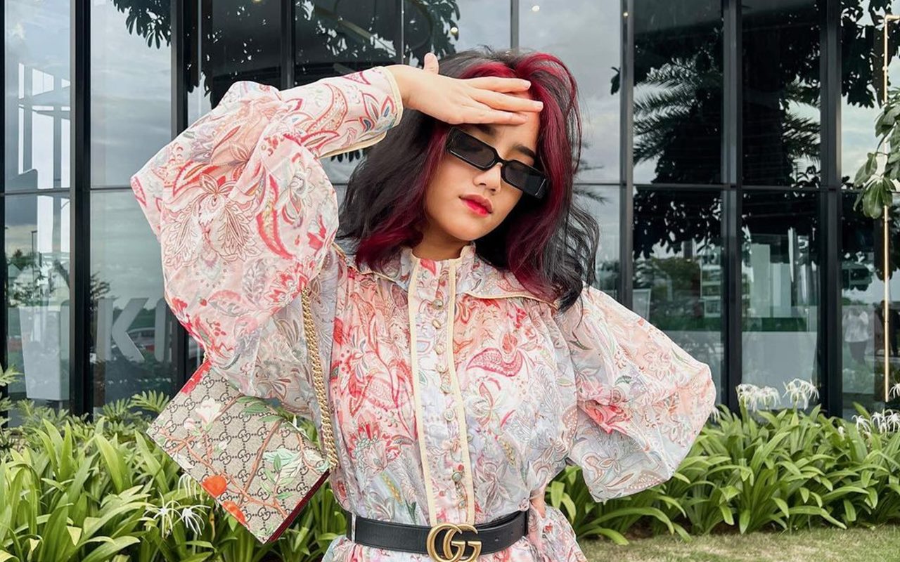 Penampilan Kece Fuji An Kenakan Busana Garapan Desainer Ternama Curi Perhatian