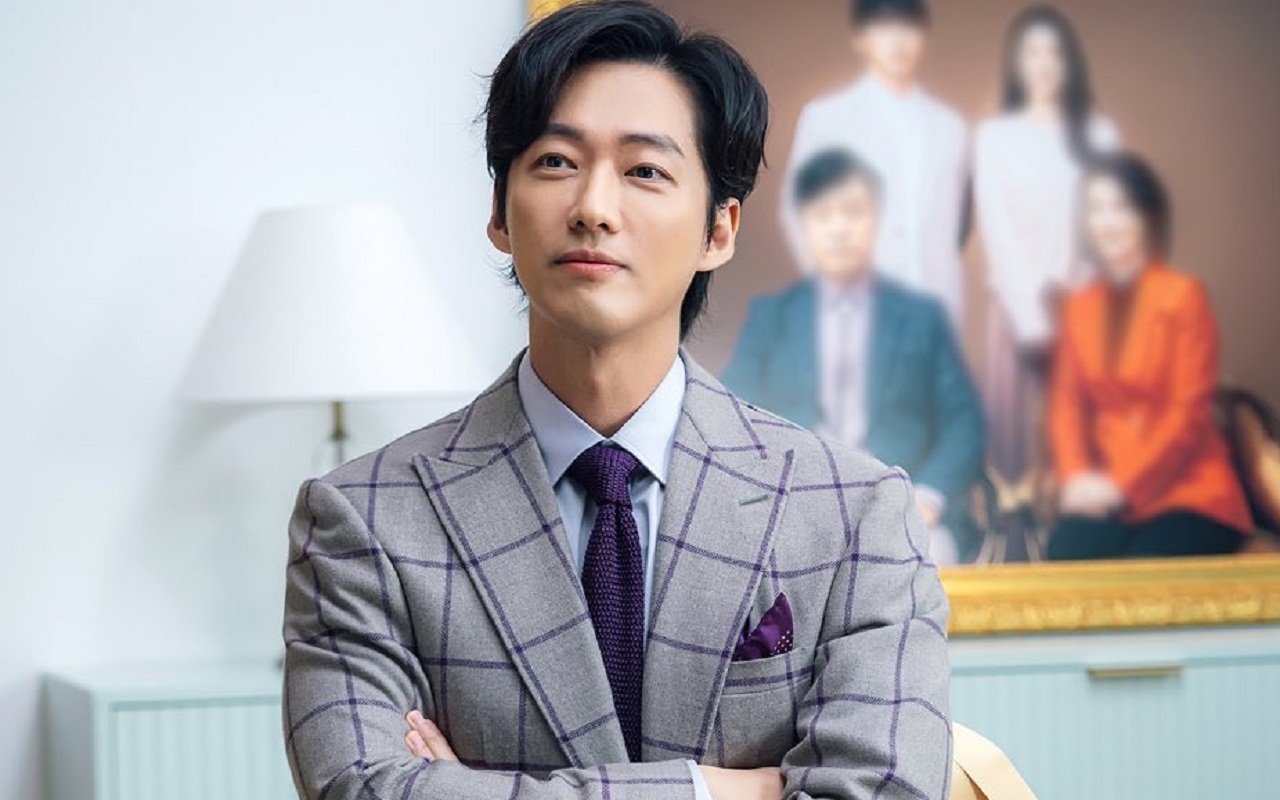 Nam Goong Min Terciduk Nangis di Nikahan Sendiri, Begini Potretnya