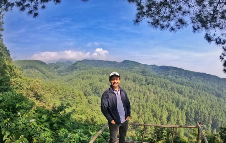 Bersuara Emas