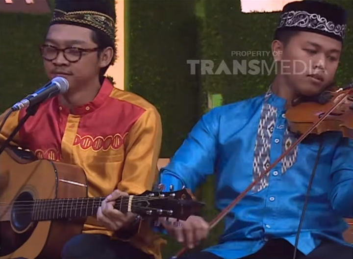 Rintis Karier Musik di 'Islam Itu Indah'
