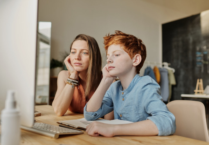 Pantau Aktivitas Online Anak