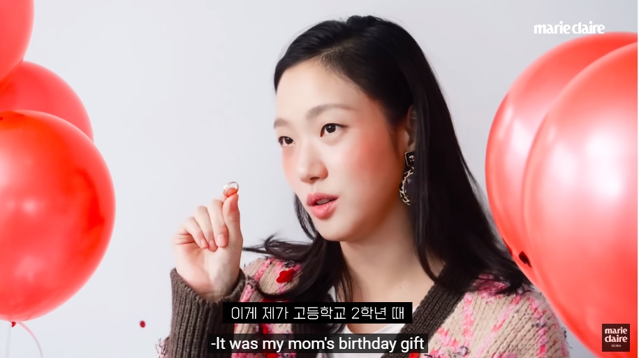 Dikepoin Fans, Kim Go Eun Ungkap Sosok Yang Beri Dirinya Cincin