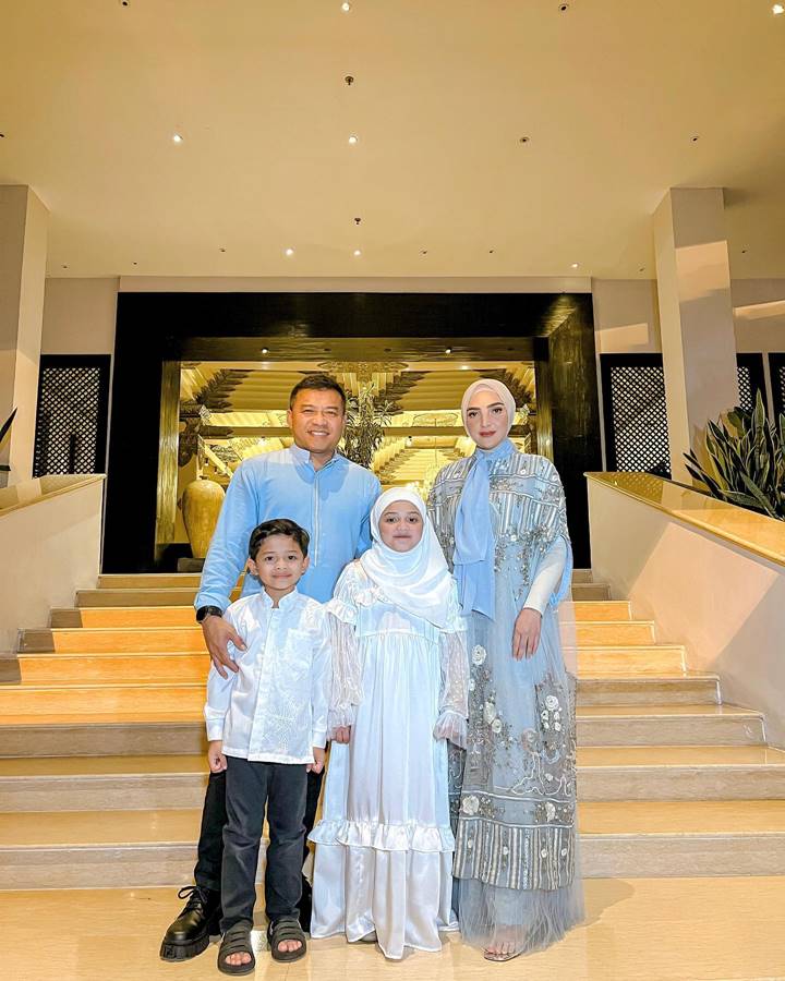 Momen Ikuti Acara Gus Miftah