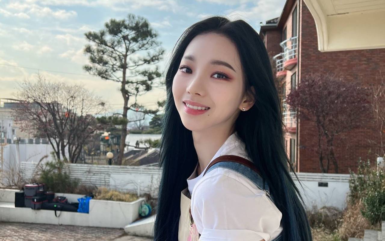 Tampil Girl Crush, Gaya Karina aespa Dibuat Lebih Seksi Dibandingkan Model