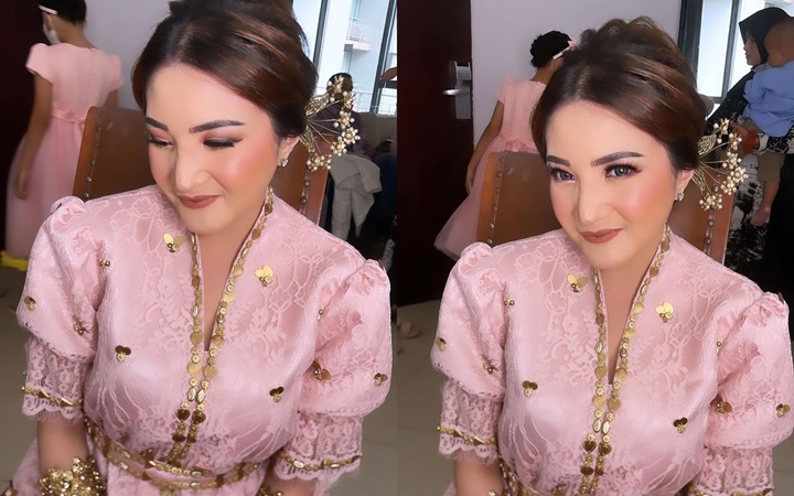 Kenakan Baju Adat Bugis