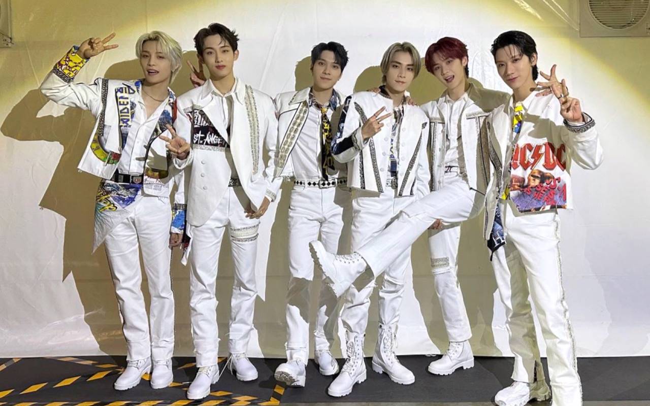 WayV Asyik Jajan Kaki Lima di Thailand