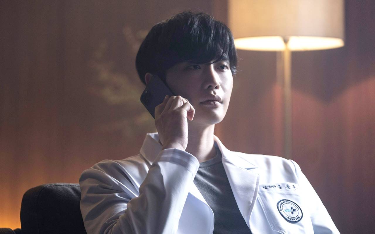 Bak Harimau, Akting Lee Jong Suk sebagai Teroris Bikin Staf 'Decibel' Membeku