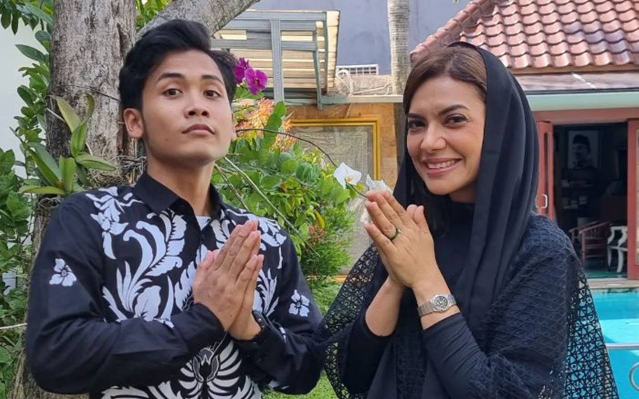 Bintang Emon Panik Tangannya Dicium Najwa Shihab, Netter: Gak Di-briefing