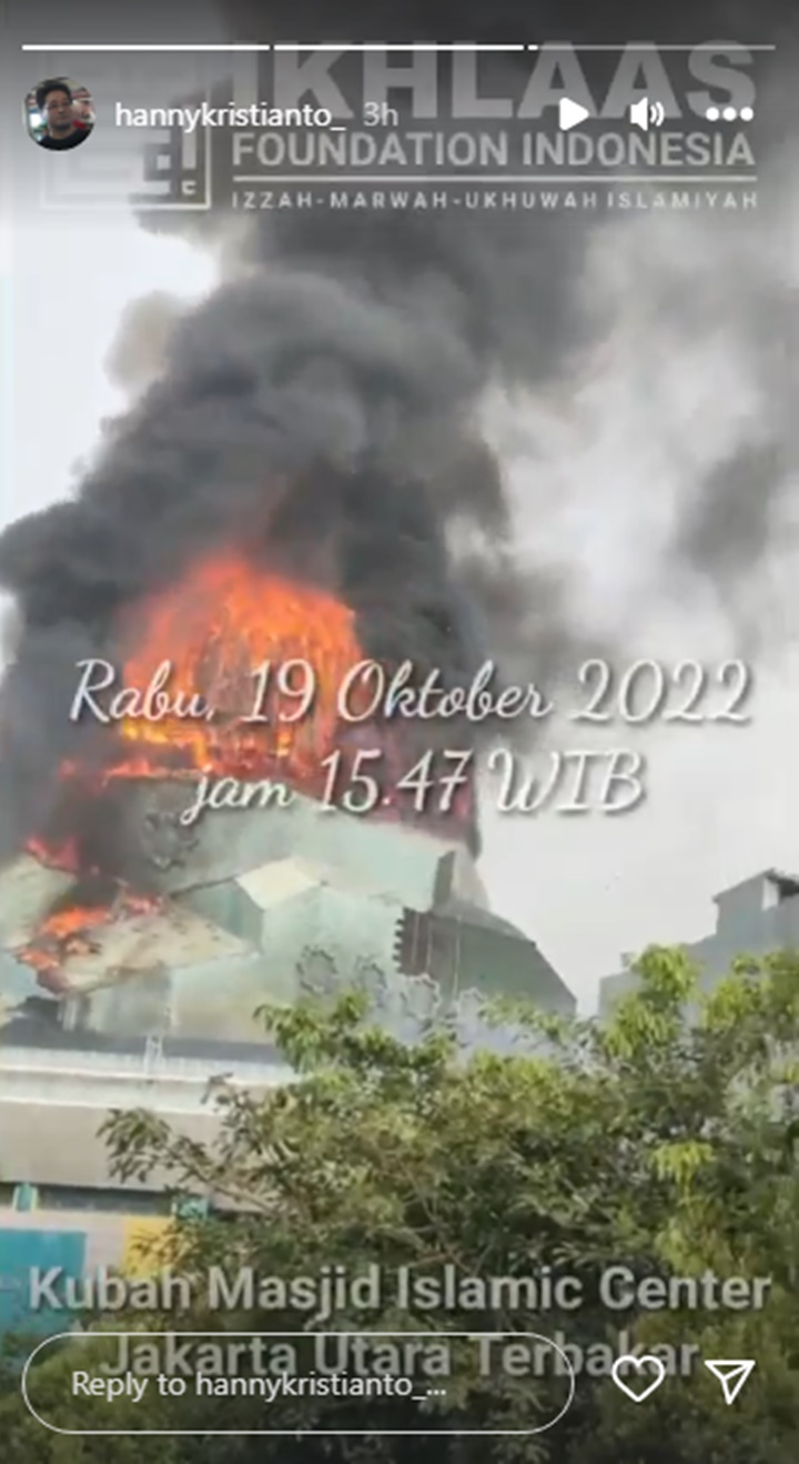 Ustaz Yusuf Mansur Perlihatkan Kubah Masjid Islamic Center Dipenuhi Kobaran Api