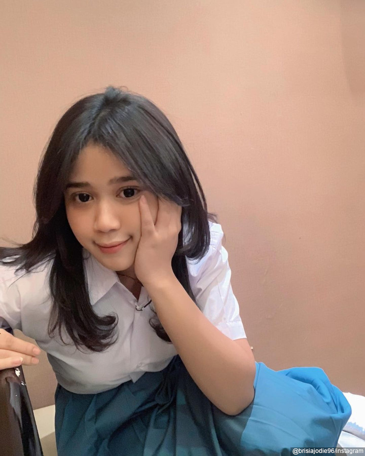 Ikut Lomba Menyanyi Saat SMA