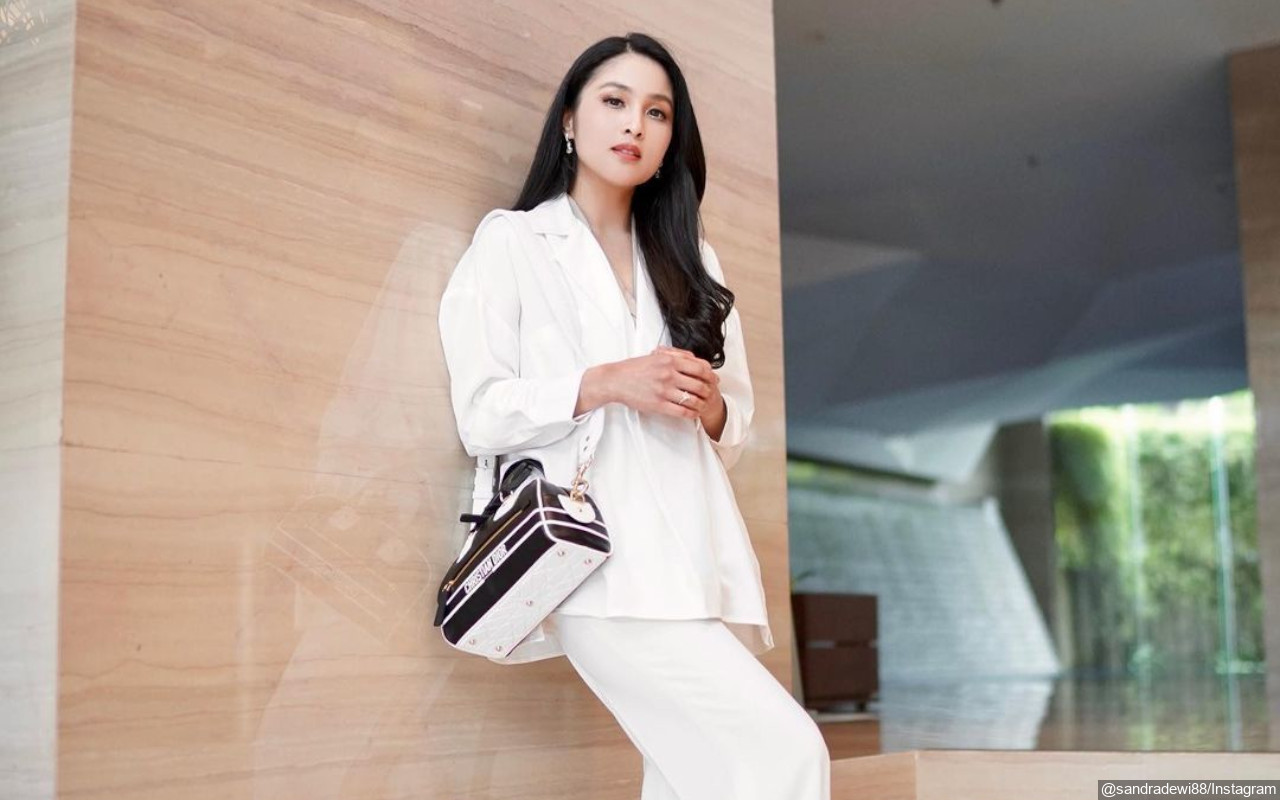 Dikenal Imej Positif, Sandra Dewi Kena Julid Gegara Klaim Sebagai 'Wanita Penuh Lemak'