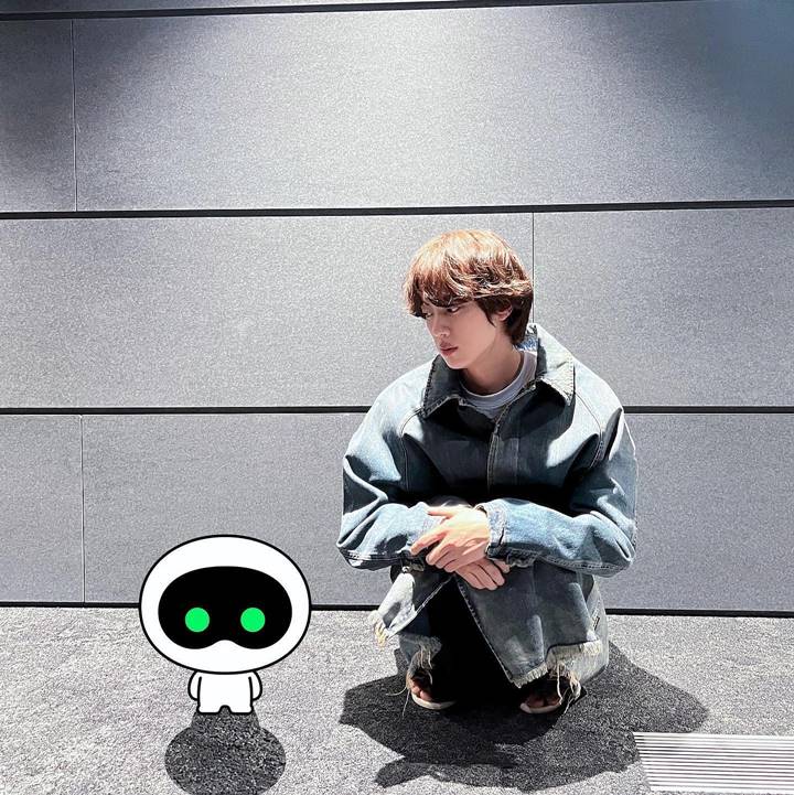 Jin BTS Janji Bongkar Detail Si Lucu Wootteo Untuk Album Solo \'The Astronaut\'