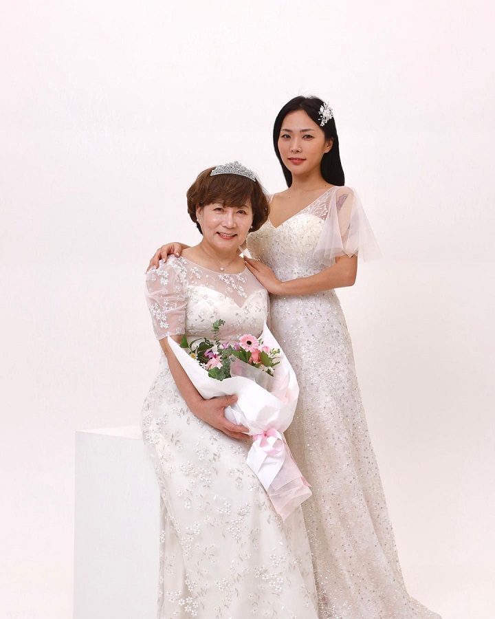 Honey J Pakai Guan Bareng Ibu