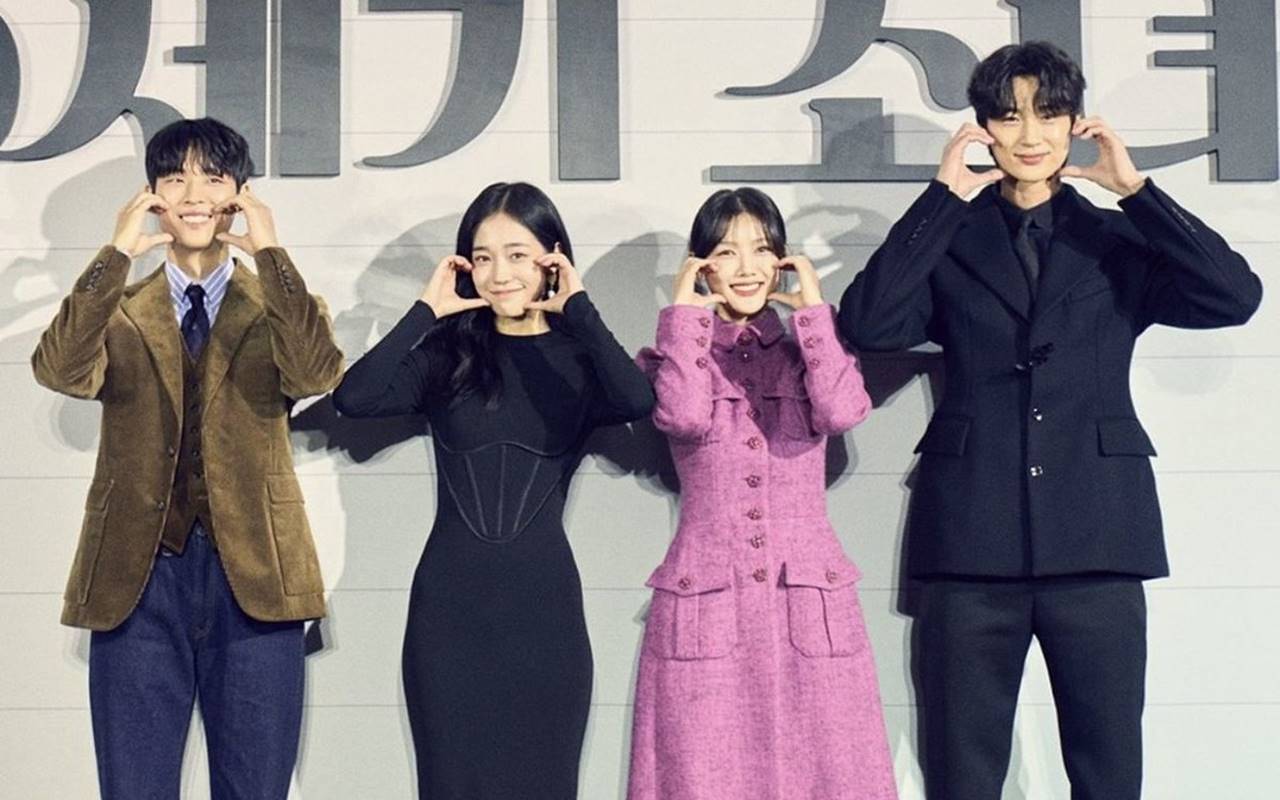 Century girl перевод. 20 Century girl дорама. 20th Century girl korean film. 20th Century girl. 20 Th Century girl Cast k Drama.