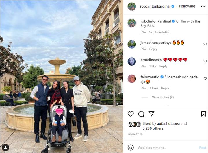 Calon Kakak Ipar Tulis \'Kode\' Manis Usai Chelsea Islan dan Rob Clinton Gelar Lamaran