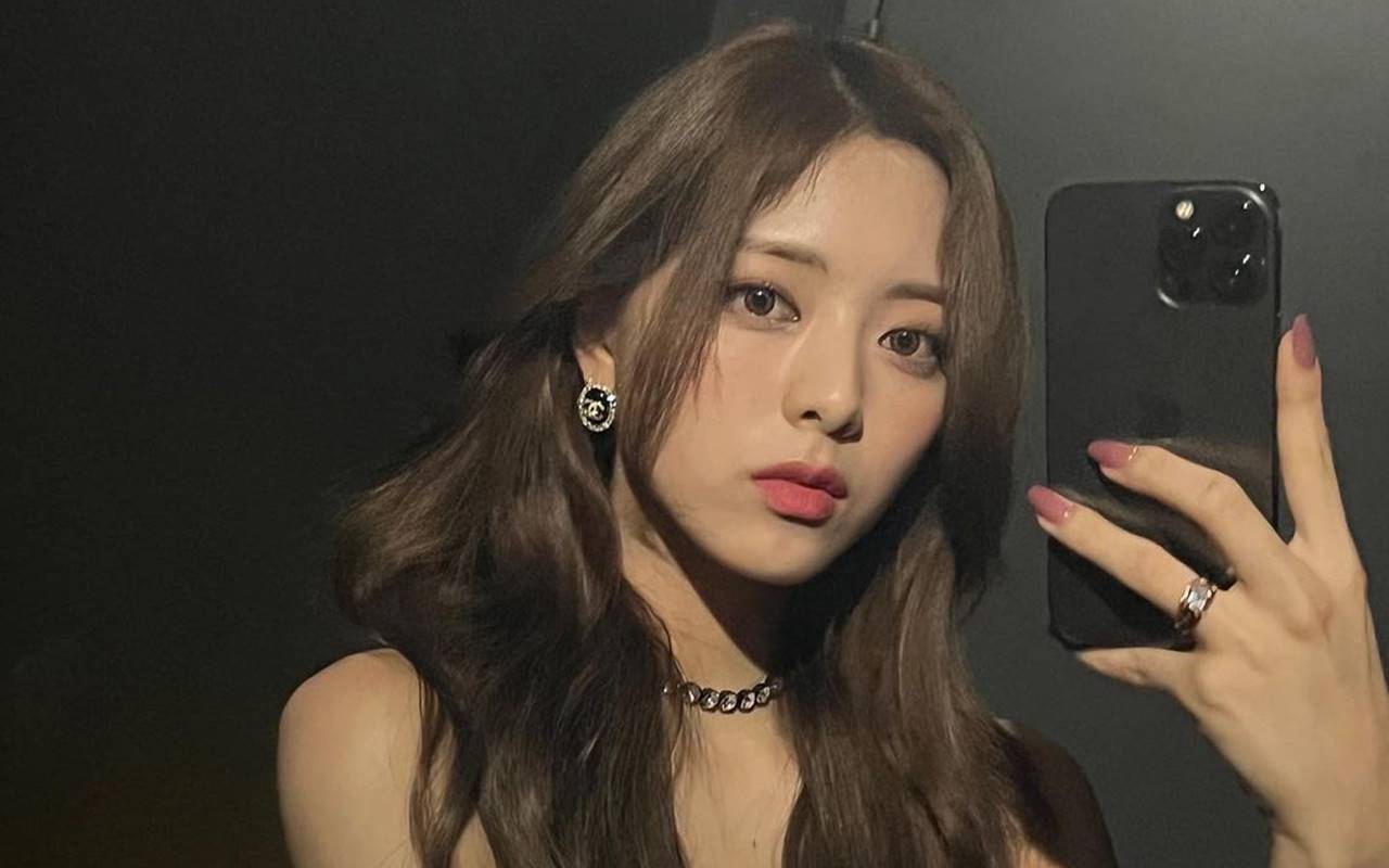 Yuna ITZY Banjir Pujian Tampil Sederhana di Bandara