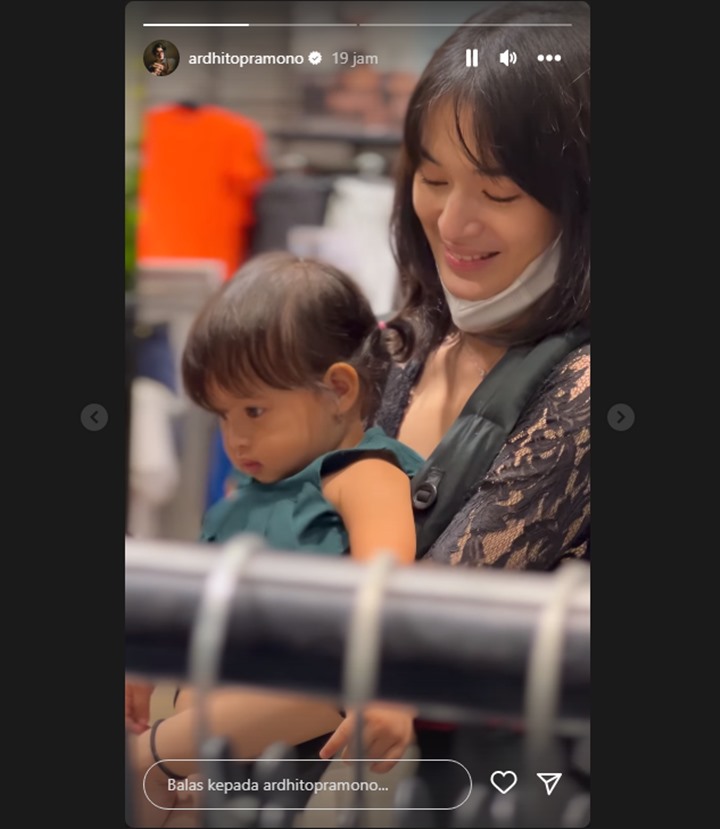 Ardhito Pramono Perdana Unggah Video Istri Bareng Anak, Paras Curi Fokus