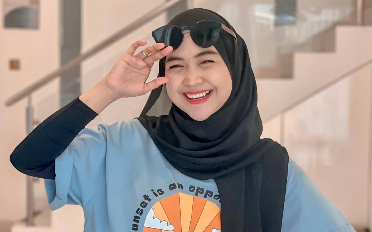 Punya 30 Juta Subscribers, Ria Ricis Terharu YouTube Official-nya Balik