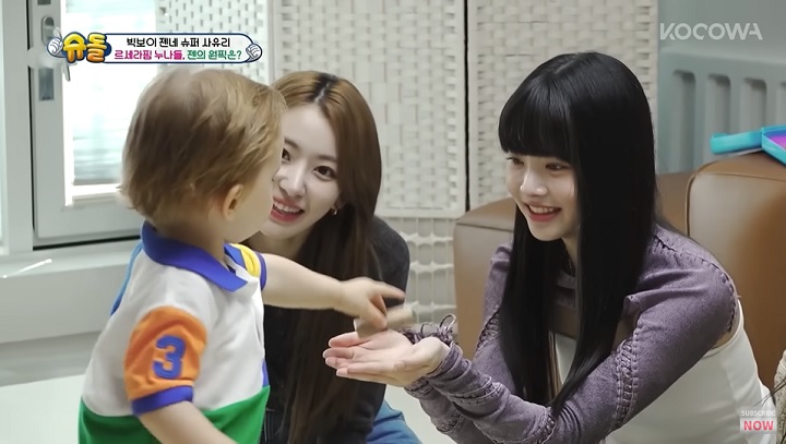 Eunchae Diberikan Cokelat