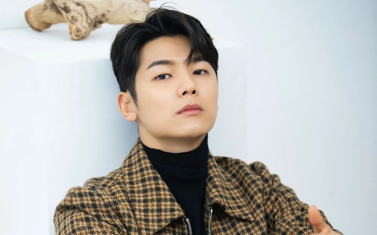 Minhyuk CN Blue Ungkap FNC Telah Menghilangkan Tropi Penghargaan dari Drama 'The Heirs'