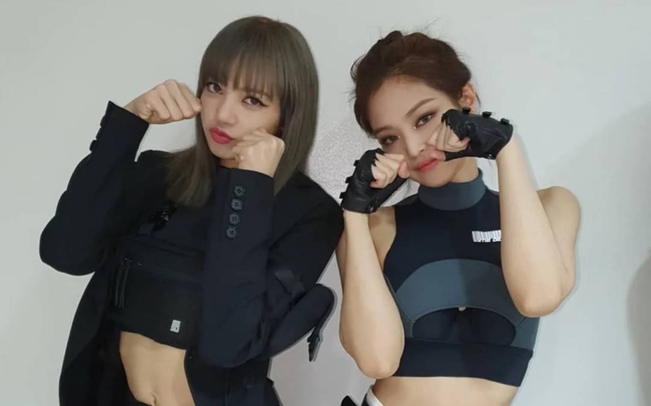 Lisa dan Jennie BLACKPINK Tunjukkan Momen Gemesin di Konser 'BORN PINK' Meski Fans Sering Fanwar