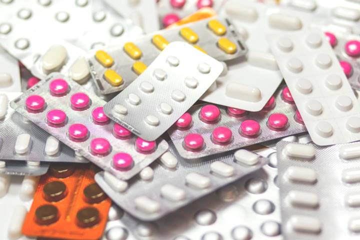 Jangan Sembarang Minum Obat & Vitamin