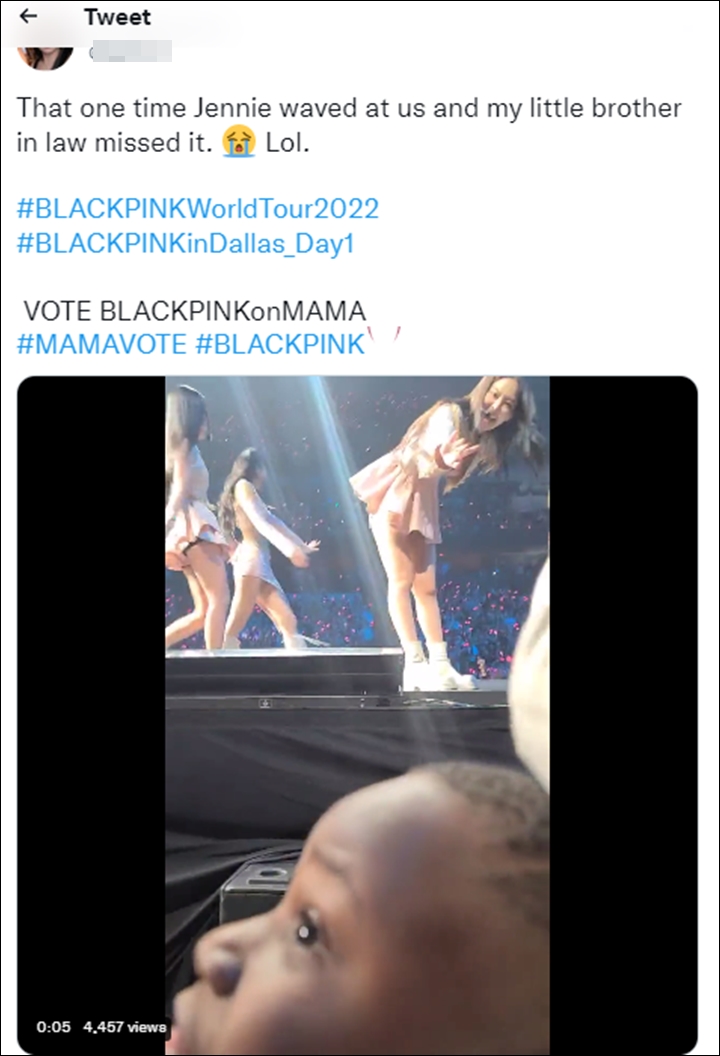 Jennie Dicuekin Anak Kecil di Konser BLACKPINK