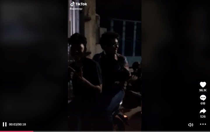 Momen Kocak Ardhito Pramono Ketemu Fans di Jalan, Pesan \'Jangan Pakai Narkoba\' Disorot
