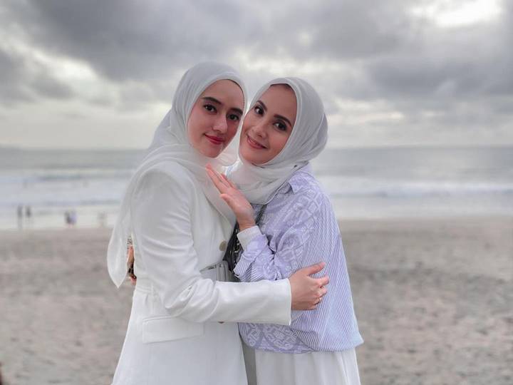 Fairuz A. Rafiq dan Elma Theana