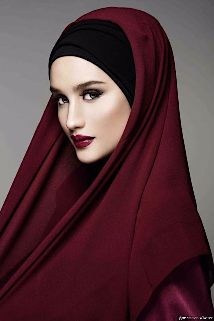 Cinta Laura - Turuti Fans Ngidam Tampil Berhijab